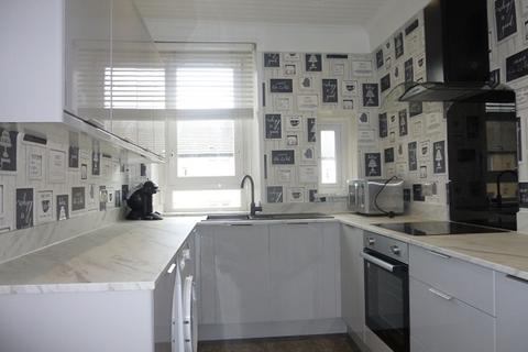 2 bedroom flat to rent, Earl Street, Glasgow G14