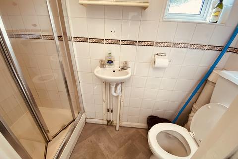 undefined, Maidstone Road, London N11