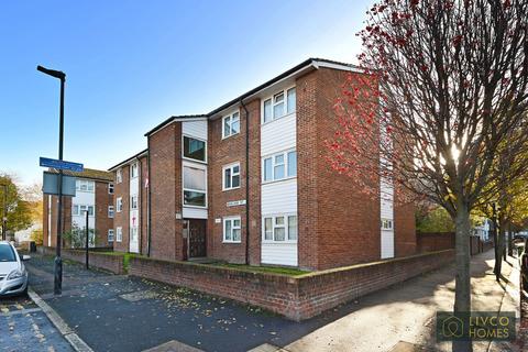 2 bedroom ground floor flat for sale, Newland Street, London, E16