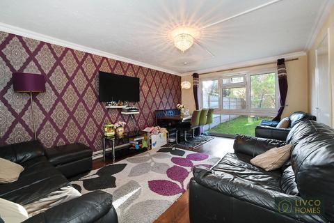 2 bedroom ground floor flat for sale, Newland Street, London, E16