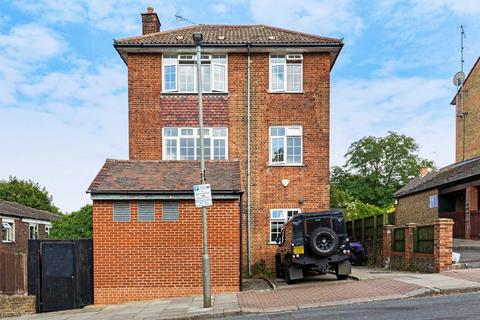 Acanthus Road, London SW11