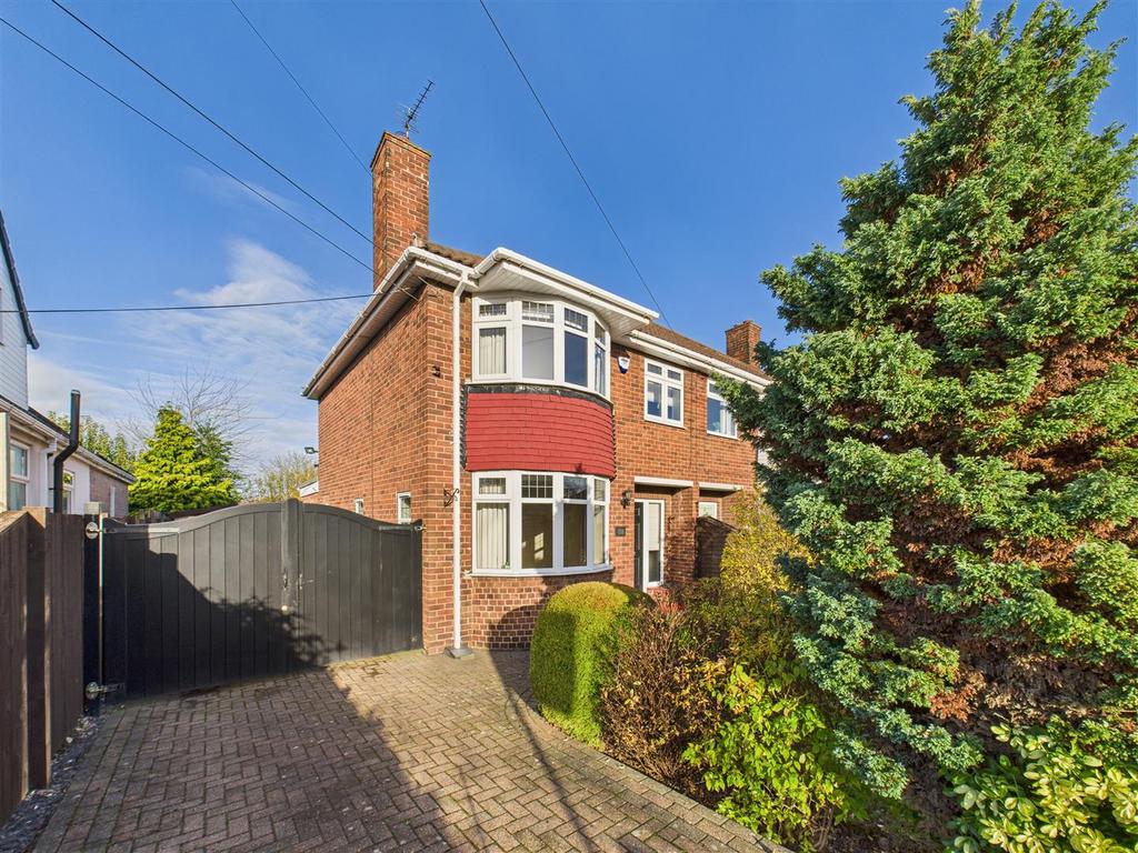 CAM03486 G0-PR0202-STILL019.jpg