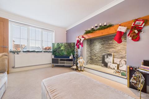 4 bedroom detached house for sale, Canberra View, North Lincolnshire DN18