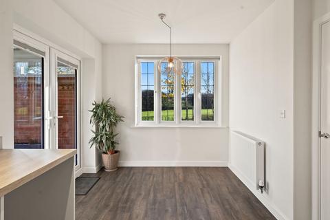 3 bedroom detached house for sale, Magdalen Drive, Evesham, WR11