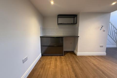 undefined, Friern Barnet Road, London N11