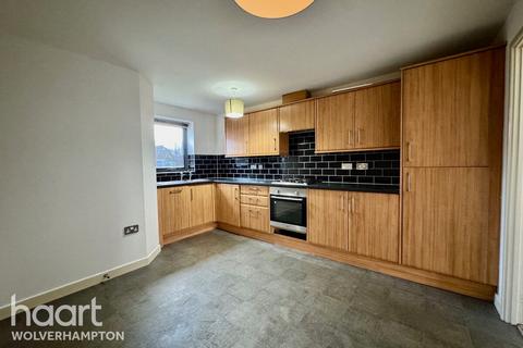 3 bedroom semi-detached house to rent, Humphries Road, WOLVERHAMPTON