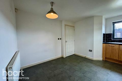 3 bedroom semi-detached house to rent, Humphries Road, WOLVERHAMPTON