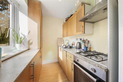 2 bedroom flat for sale, Wilton Court, 29 Shoot Up Hill, London