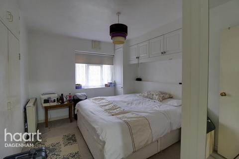 2 bedroom flat for sale, Kershaw Road, Dagenham