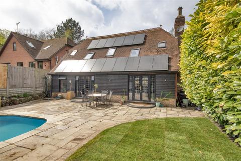4 bedroom detached house for sale, Wilsons Way, Meopham