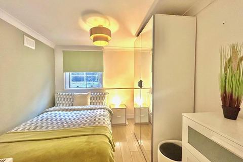 2 bedroom flat to rent, Ladbroke Grove, London