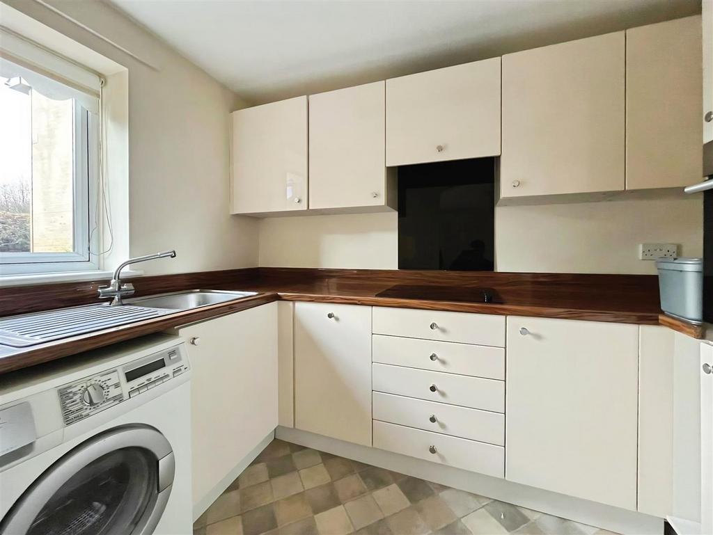 Kitchen1.jpg