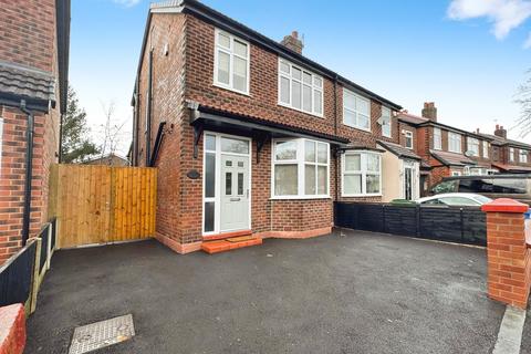 4 bedroom semi-detached house to rent, Nursery Road, Heaton Norris, Stockport, SK4