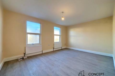 4 bedroom terraced house to rent, Fountain Road, Tooting Broadway, SW17