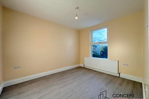 4 bedroom terraced house to rent, Fountain Road, Tooting Broadway, SW17