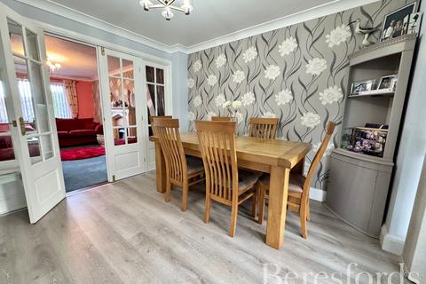 3 bedroom end of terrace house for sale, Iona Walk, Rowhedge, CO5