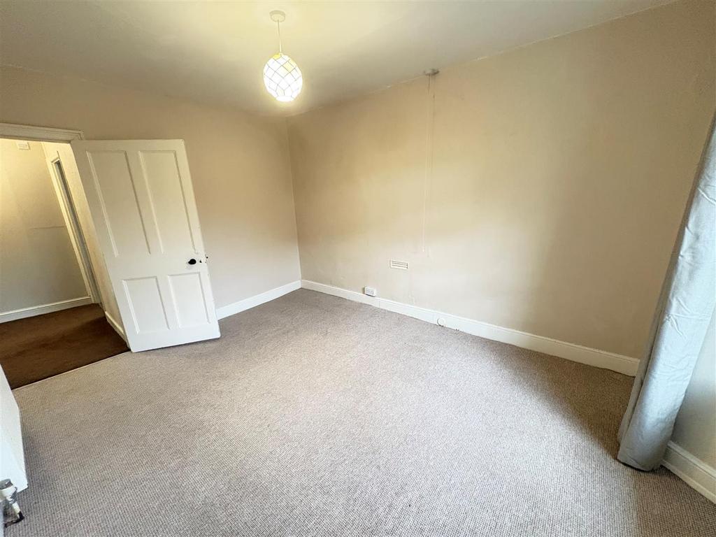 Bedroom beers v4.jpg