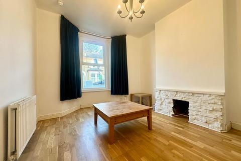 4 bedroom property to rent, Hereward Road, London SW17