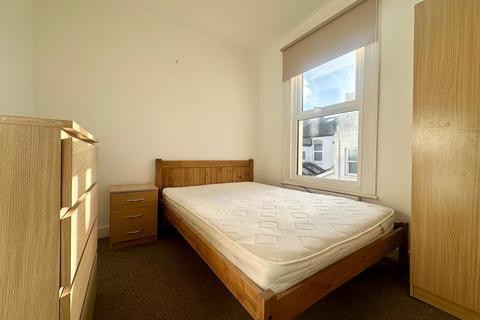 4 bedroom property to rent, Hereward Road, London SW17