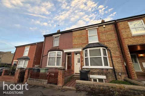 1 bedroom in a house share to rent, 3 Rawdon Road, Maidstone