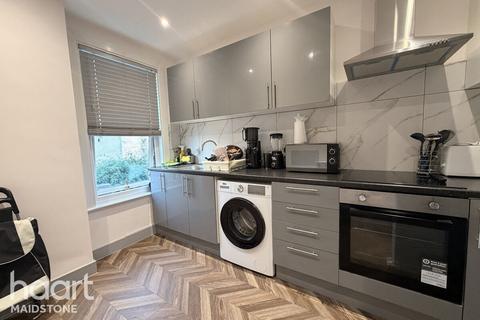 1 bedroom in a house share to rent, 3 Rawdon Road, Maidstone