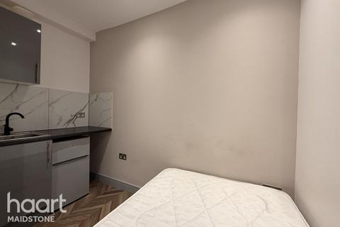undefined, 3 Rawdon Road, Maidstone