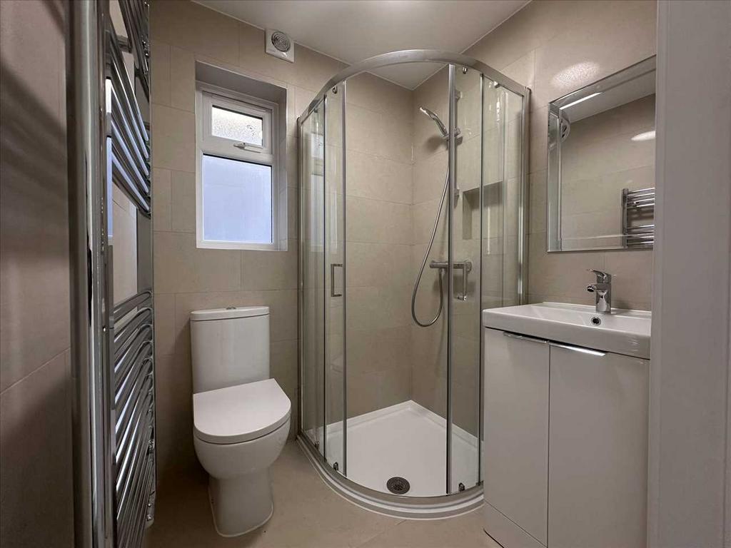 1 st floor shower
