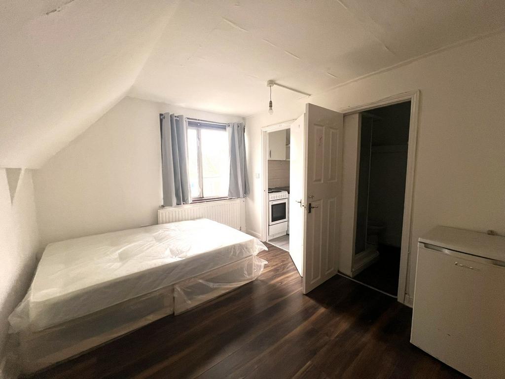 Studio Flat available in Stretham