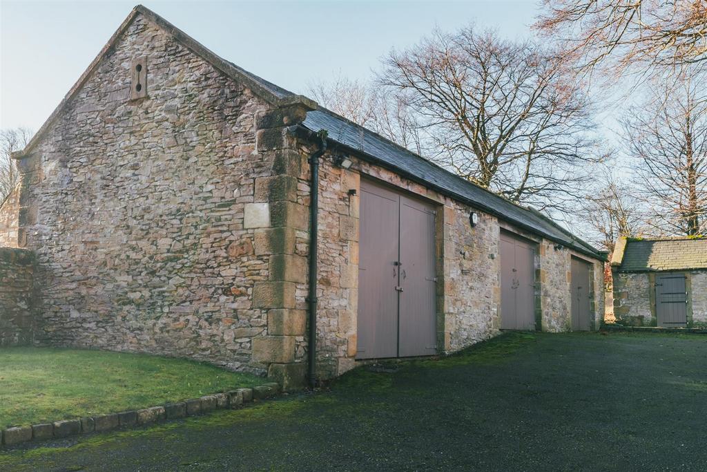 Single Garage/Large Double Garage