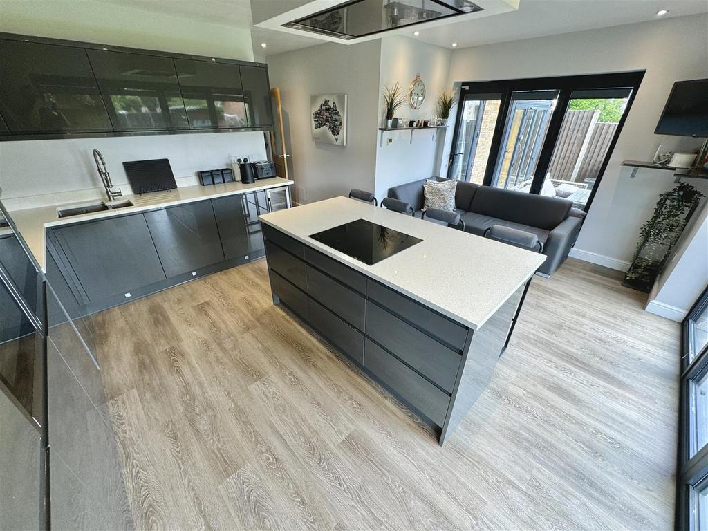 Kitchen / dining room