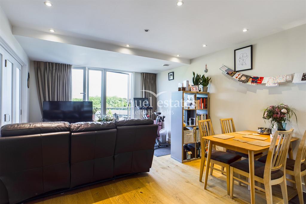 Living/Kitchen