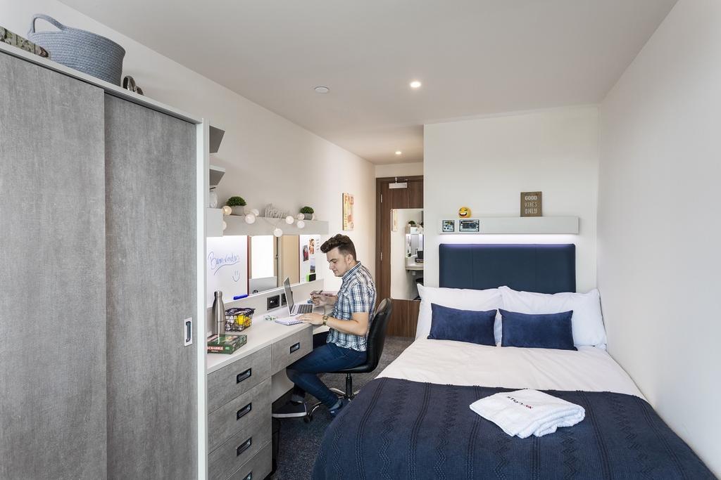 Diamond plus apt.jpg