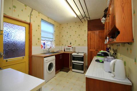 undefined, Edge lane, Droylsden M43