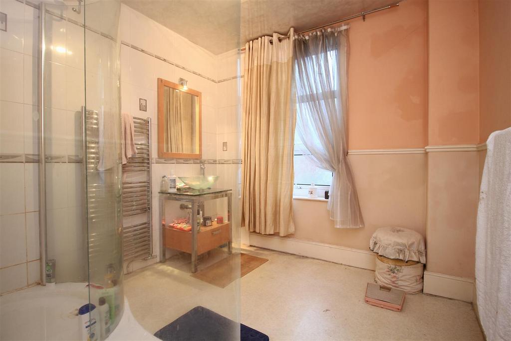 Shower room.jpg
