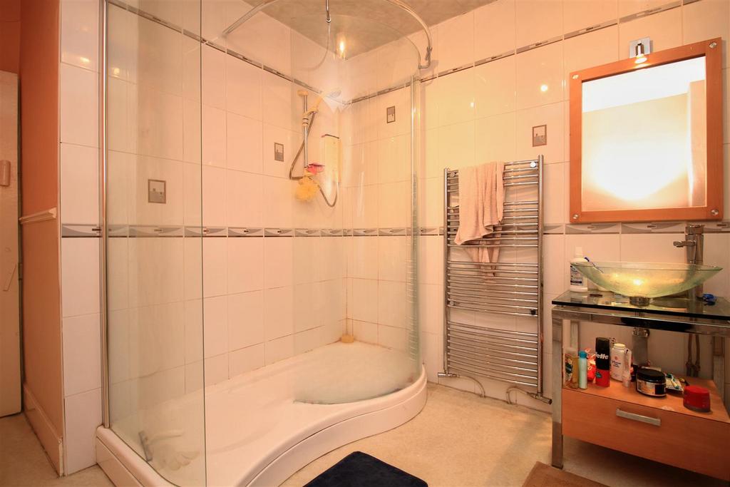 Shower room..jpg