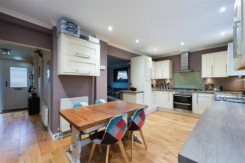 undefined, Wood Street, Redhill RH1