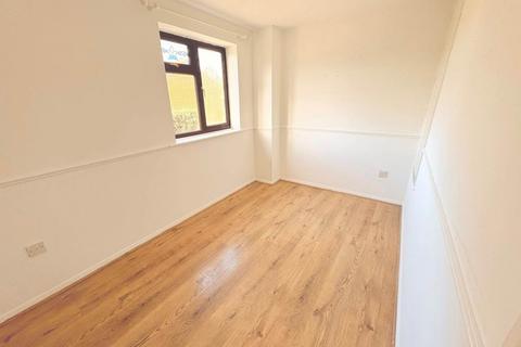 undefined, Crest Avenue, Grays, Thurrock
