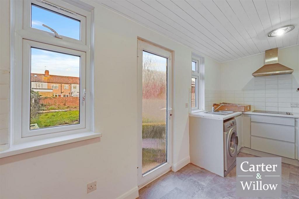 Kitchen / dining