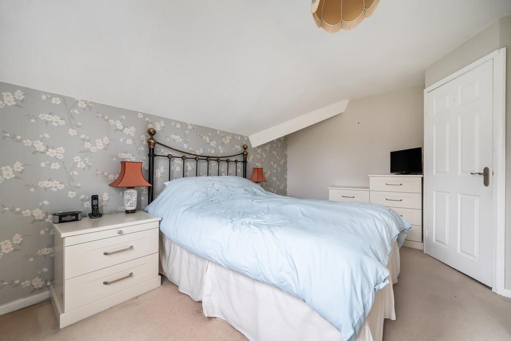 1383285 12 692827...