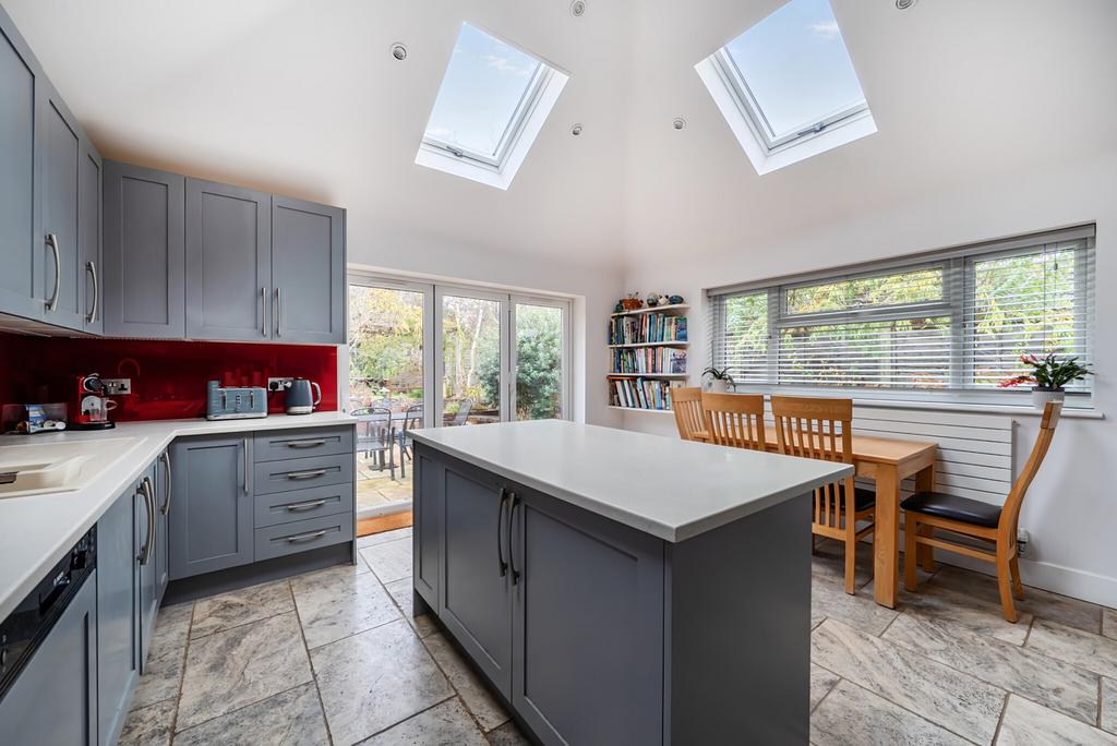 1383285-7-692826c...