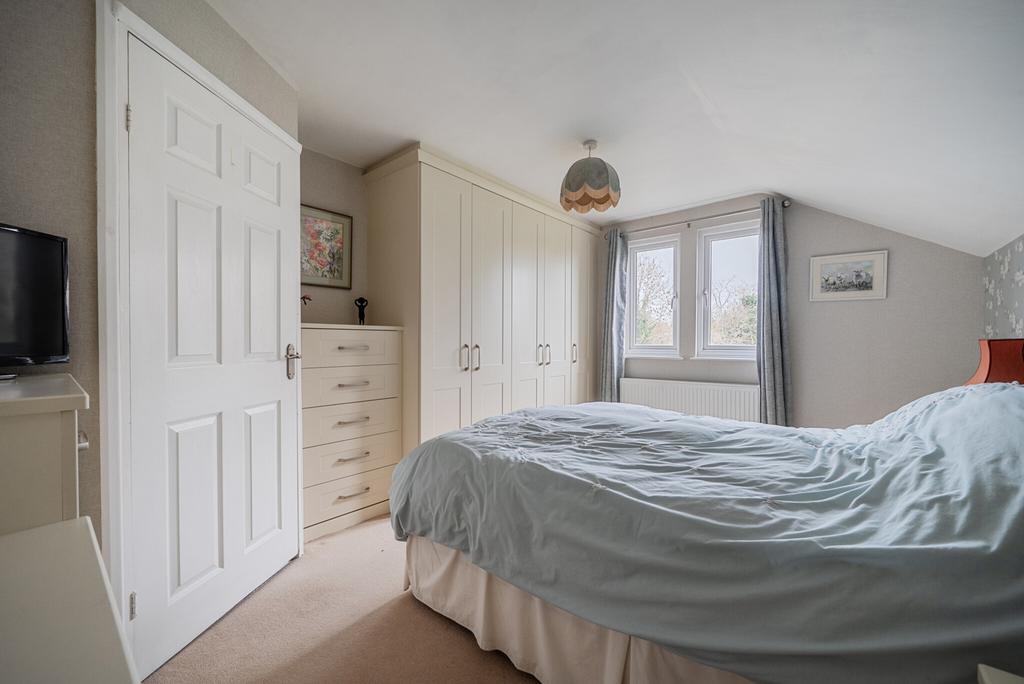 1383285 13 692827...