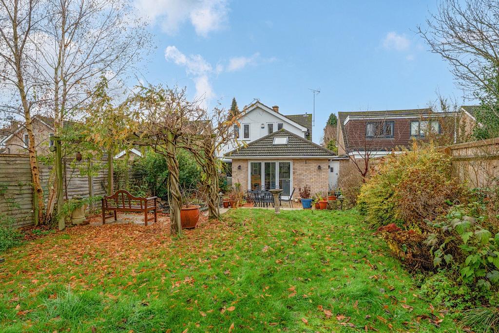 1383285 19 692829...