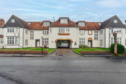 undefined, Avenue Road, Herts AL1