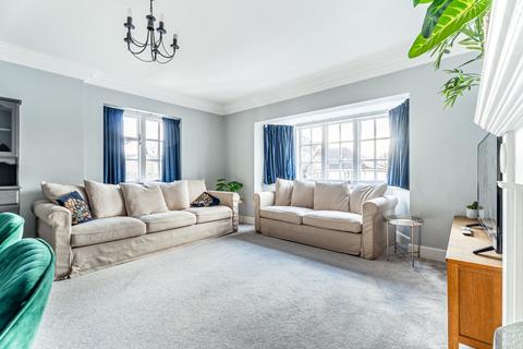 undefined, Avenue Road, Herts AL1