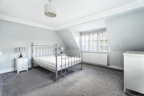 undefined, Avenue Road, Herts AL1
