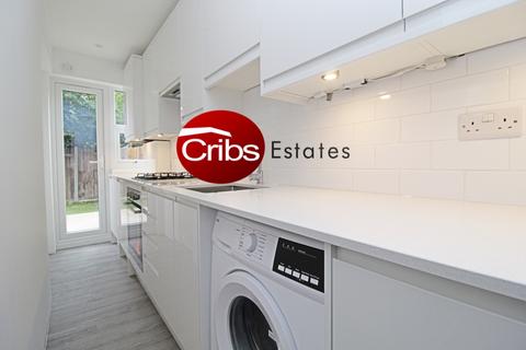 2 bedroom maisonette to rent, Gassiot Road, LONDON, SW17
