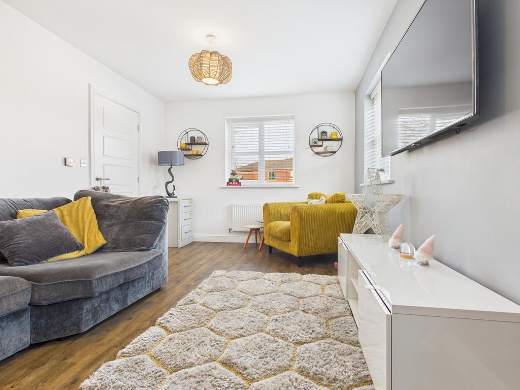 Cam03729 g0 pr0193 still016 (1)