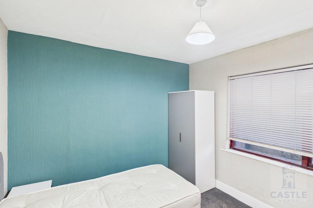 Bedroom 3 (rear)
