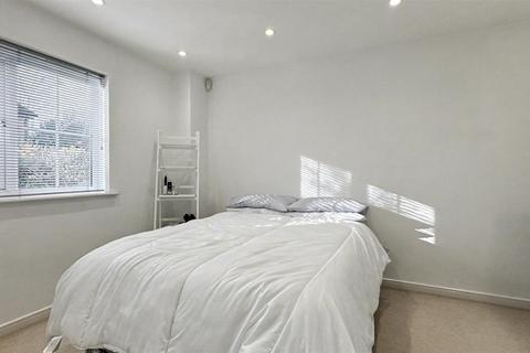 undefined, St. Dominic Close, Farnborough