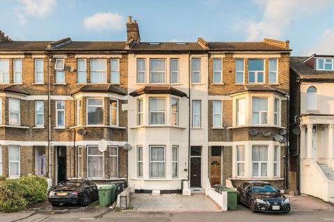undefined, Lea Bridge Road, London E10